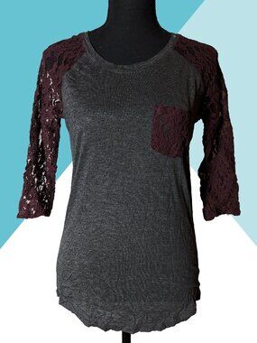 Emypre Lace Quarter Sleeve